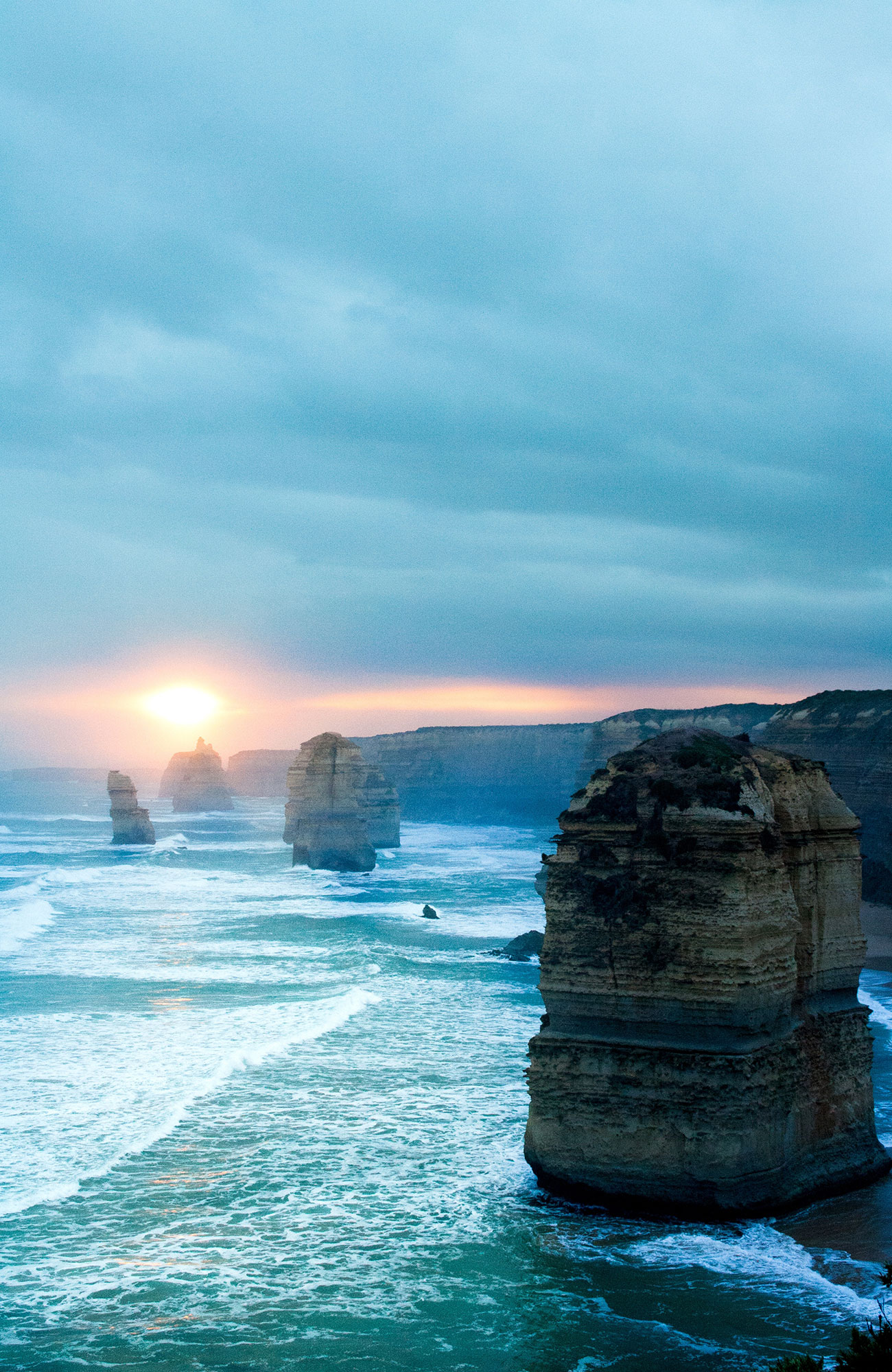 australia-twelve-apostles-with-sun-beam-sidebar