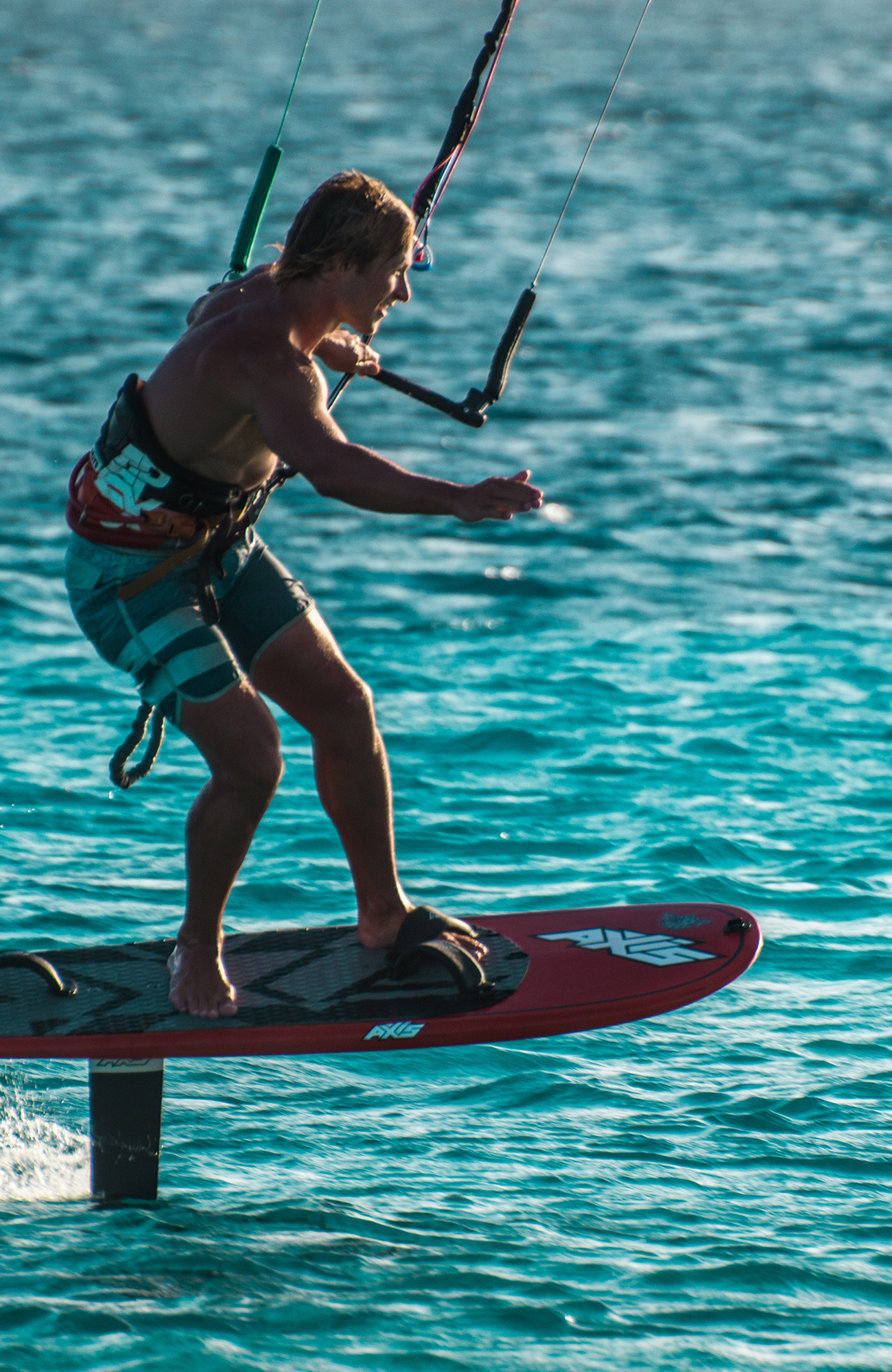 kitesurfing-male-getting-the-hang-sidebar