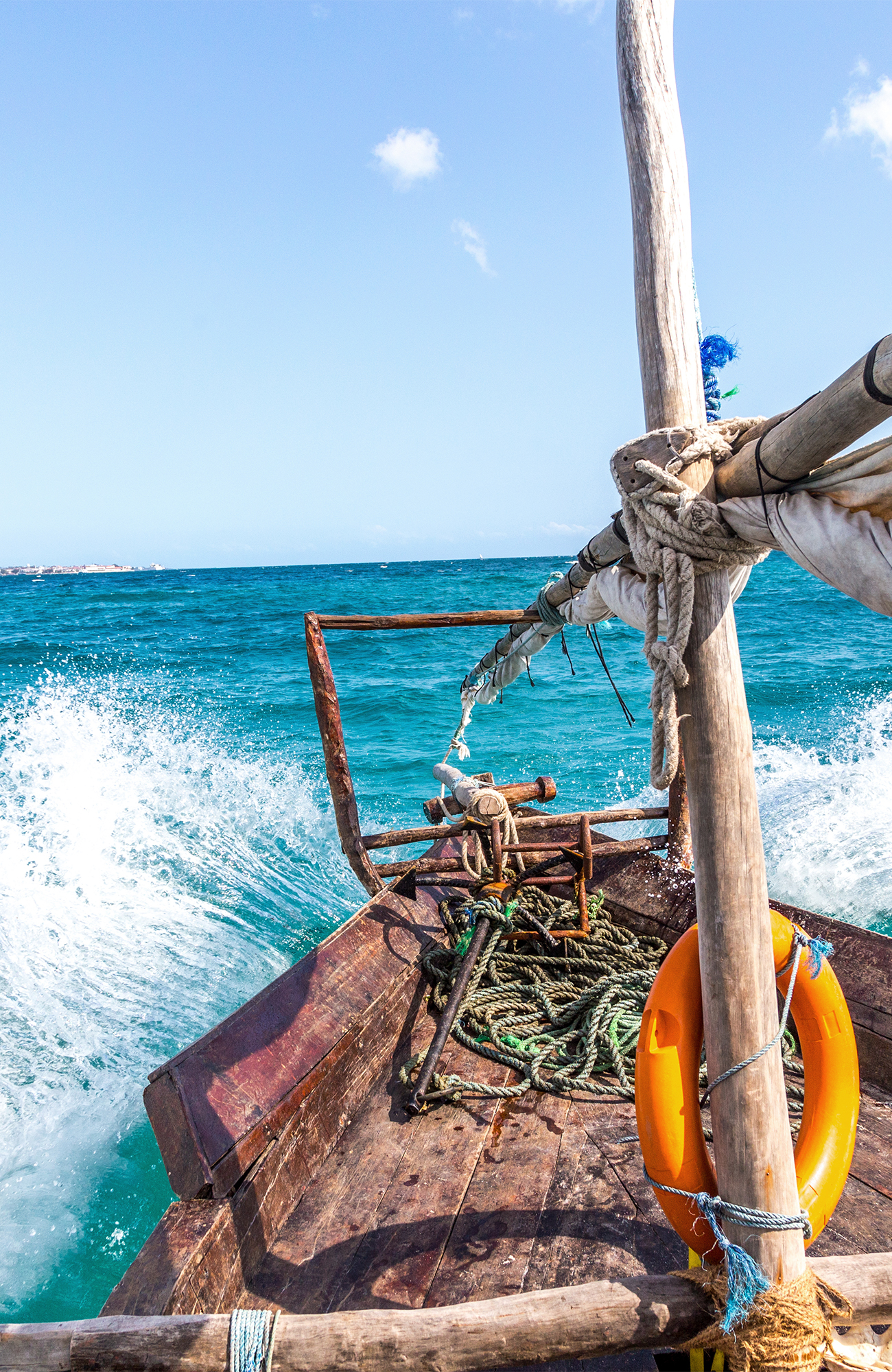zanzibar-tanzania-boat-sea-sidebar