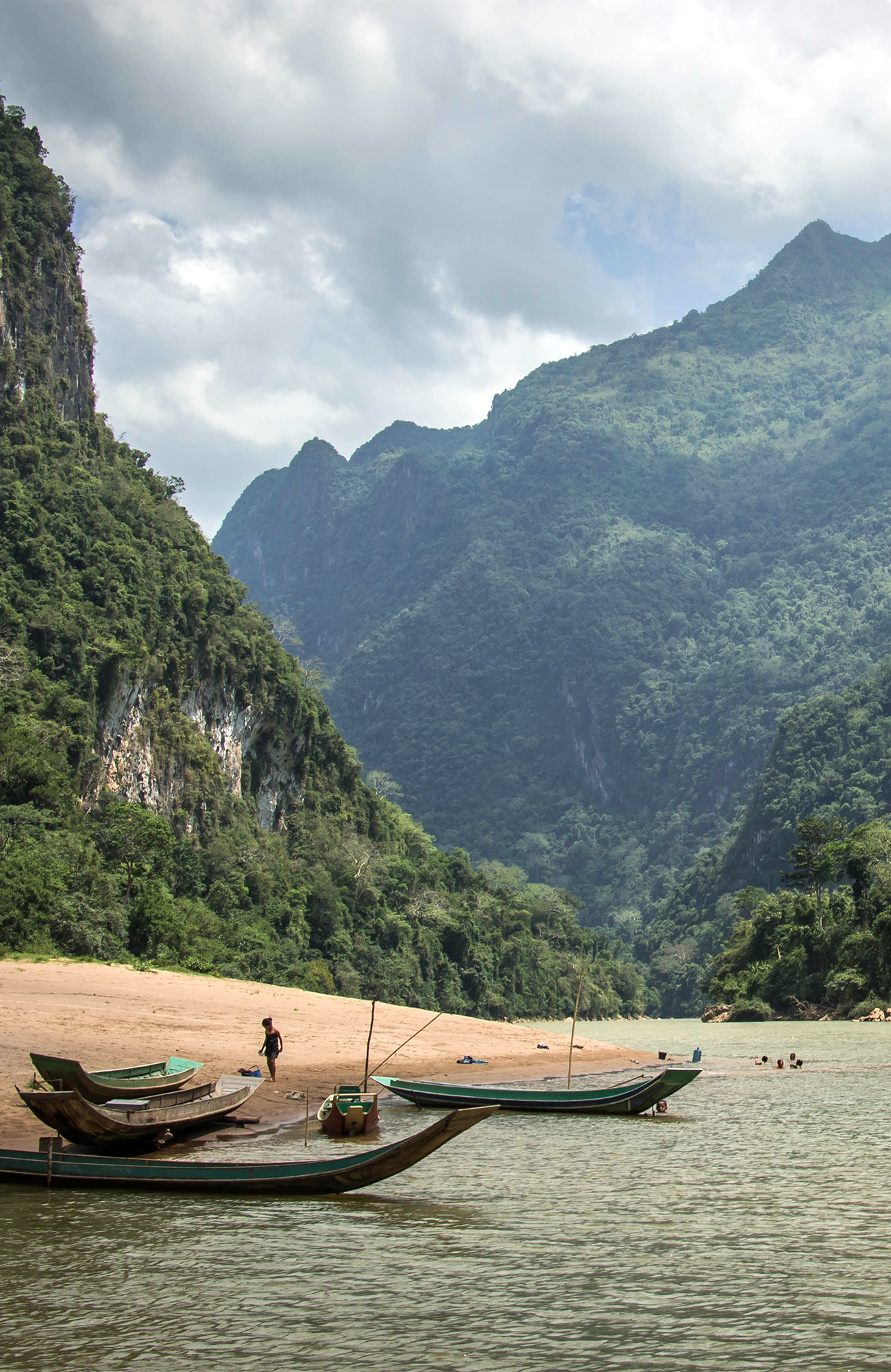 laos-river-boats-mountain-sidebar