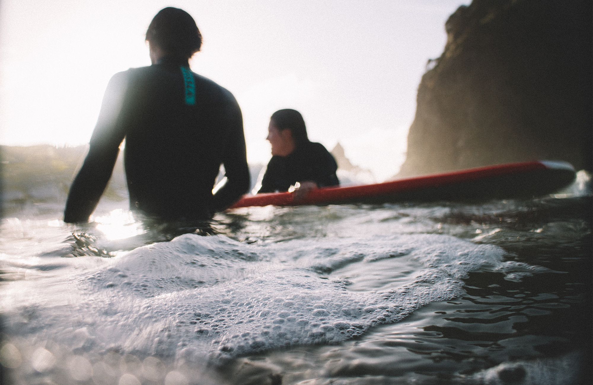 new-zealand-surfers-piha-beach-cover