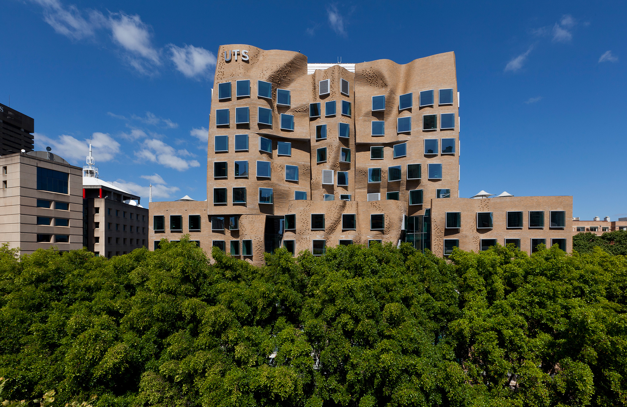 university-of-technology-sydney-building