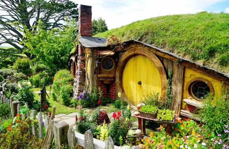 the hobbit house in new zealand