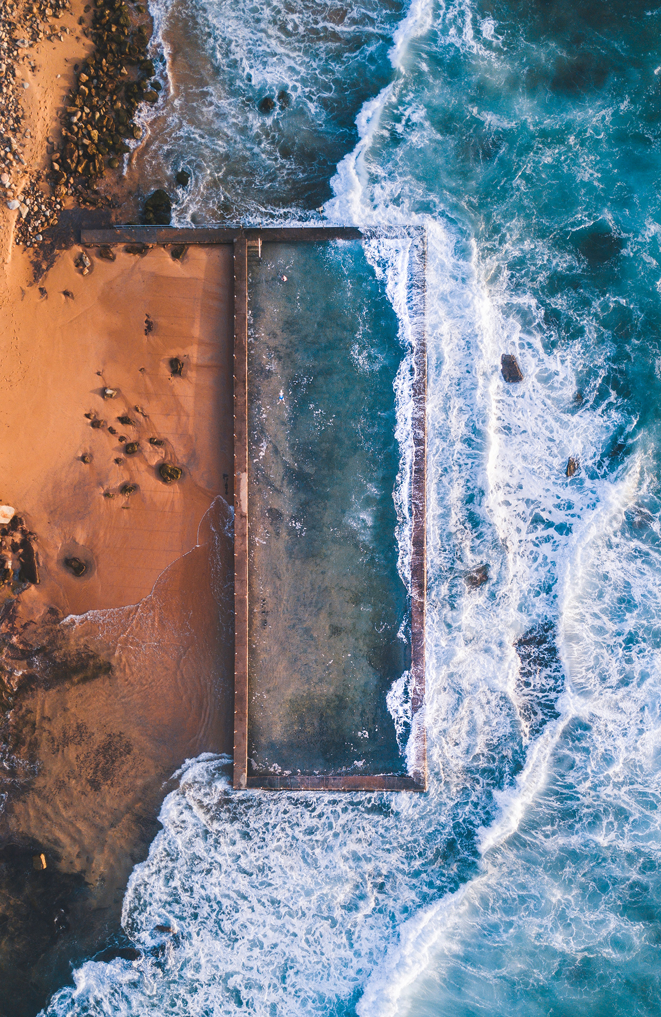 sydney-newport-outdoor-pool-seen-from-above-sidebar