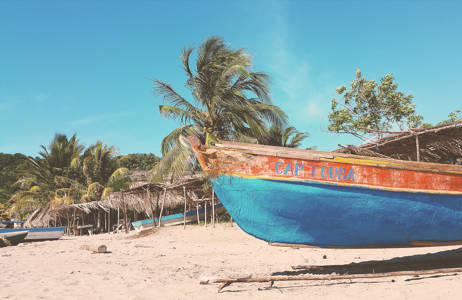 honduras-boat-on-the-beach-cover