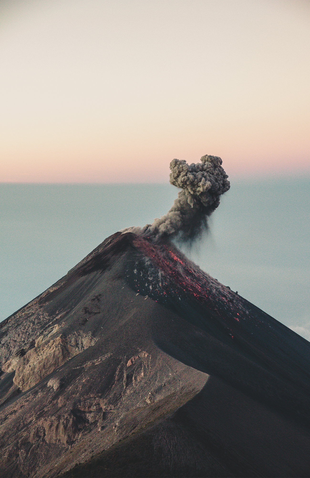 guatemala-volcano-volcan-de-fuego-sidebar