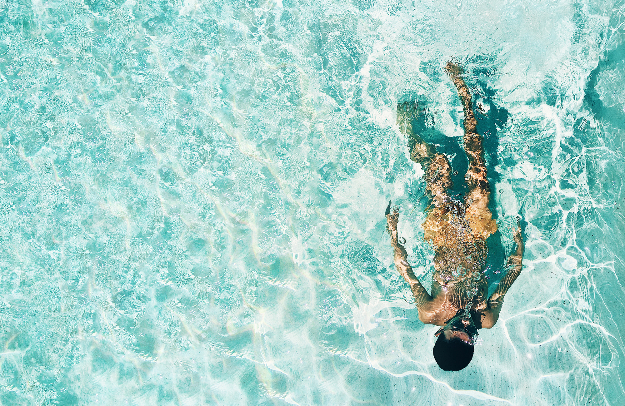 diving-boy-in-water-snorkling-cover