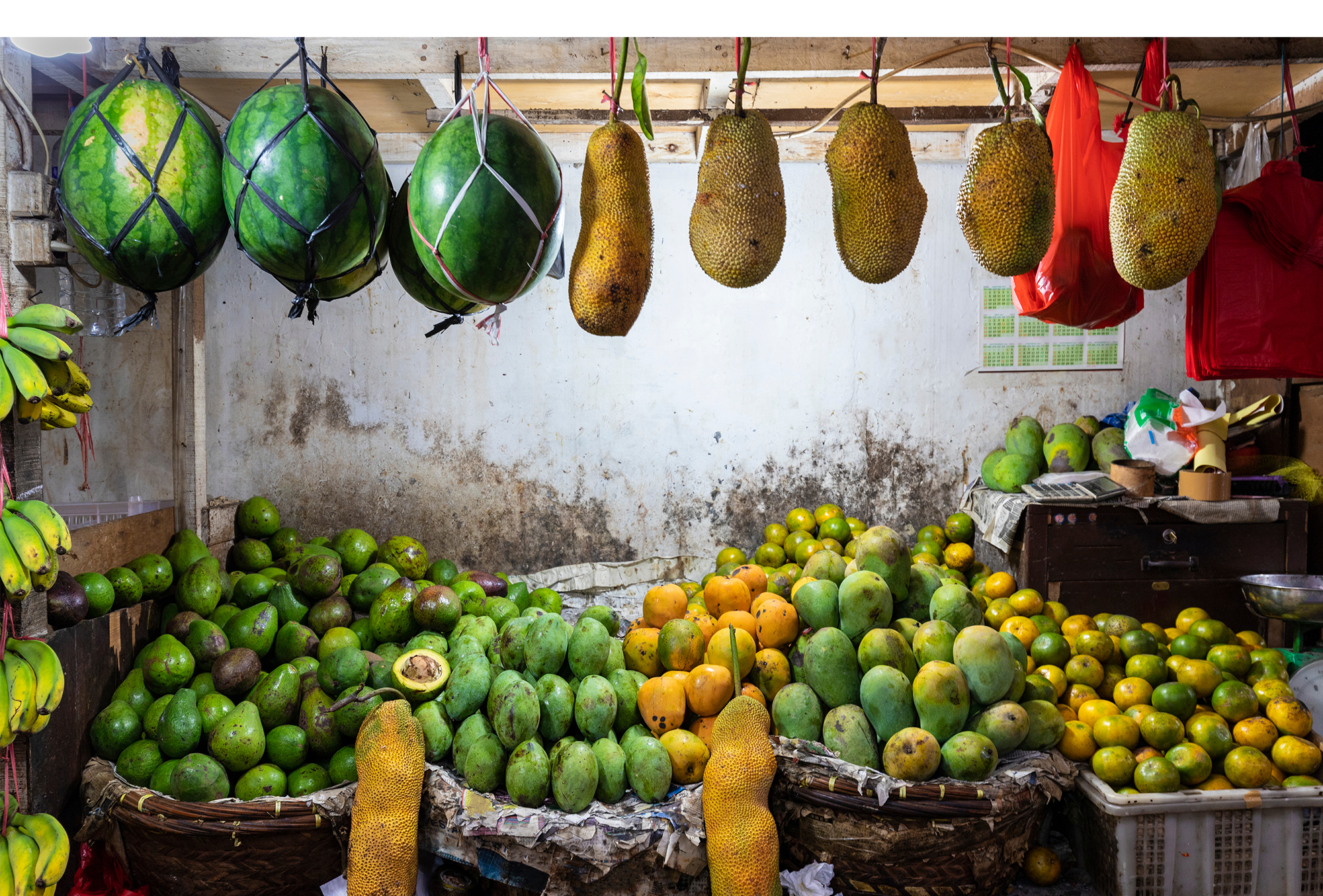 jakarta-indonesia-fruit-stand-mango-avocado-cover