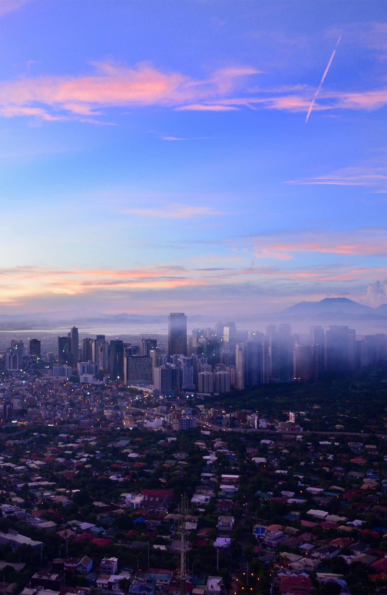 manila-philippines-pink-clouds-sky-cityline-sidebar