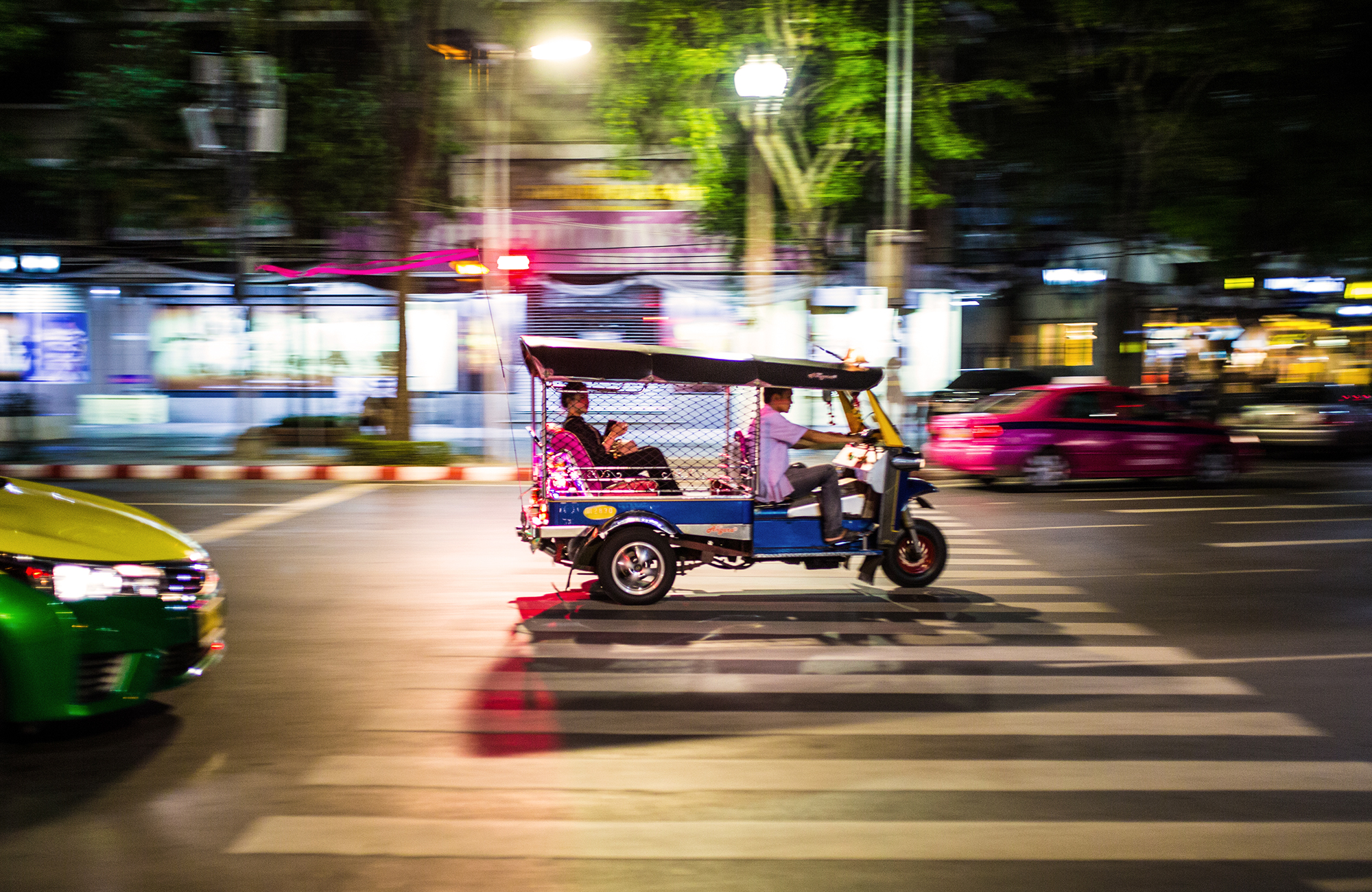bangkok-thailand-tuk-tuk-street-motion-cover