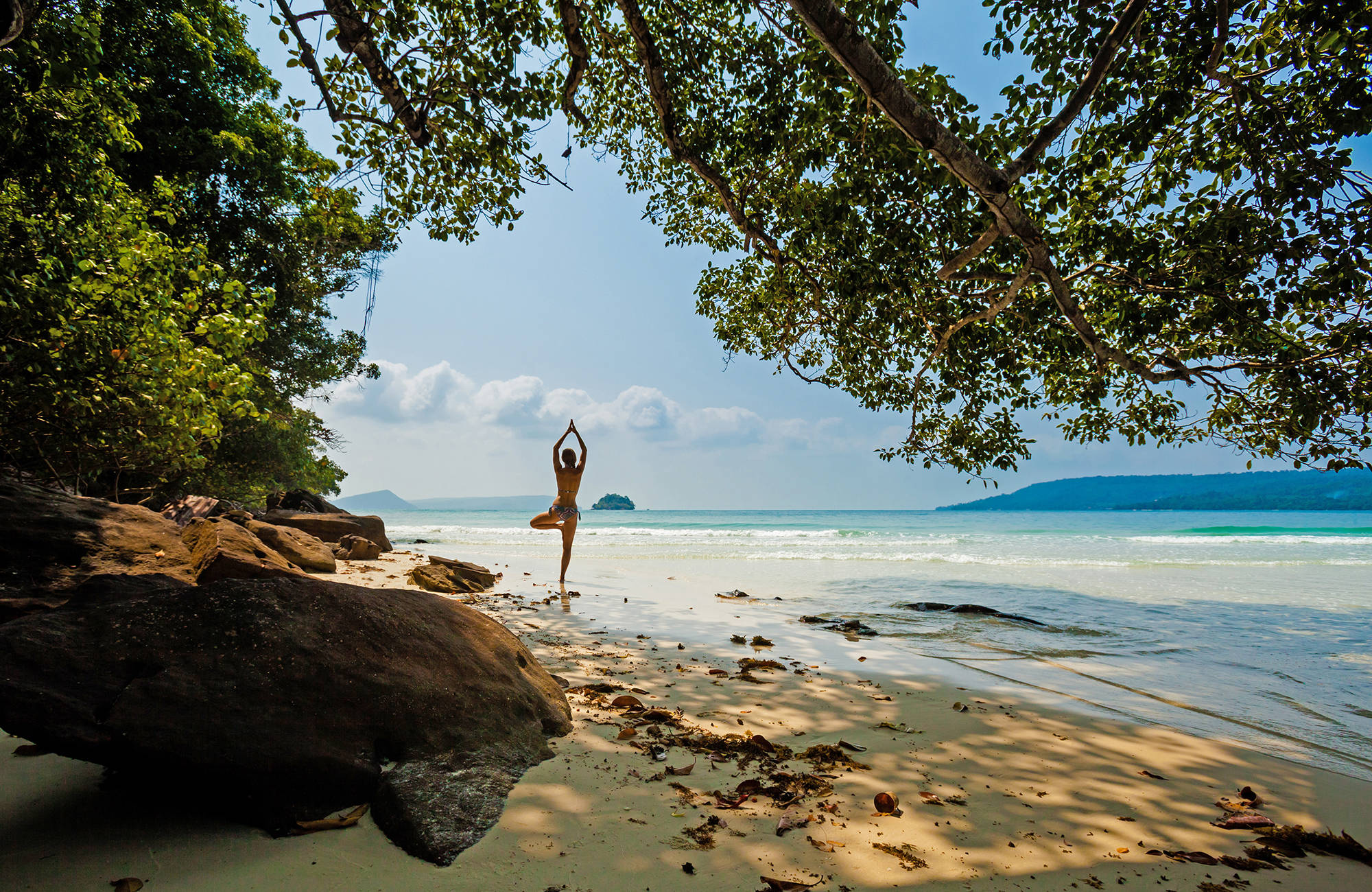cambodia-koh-rong-woman-yoga-beach