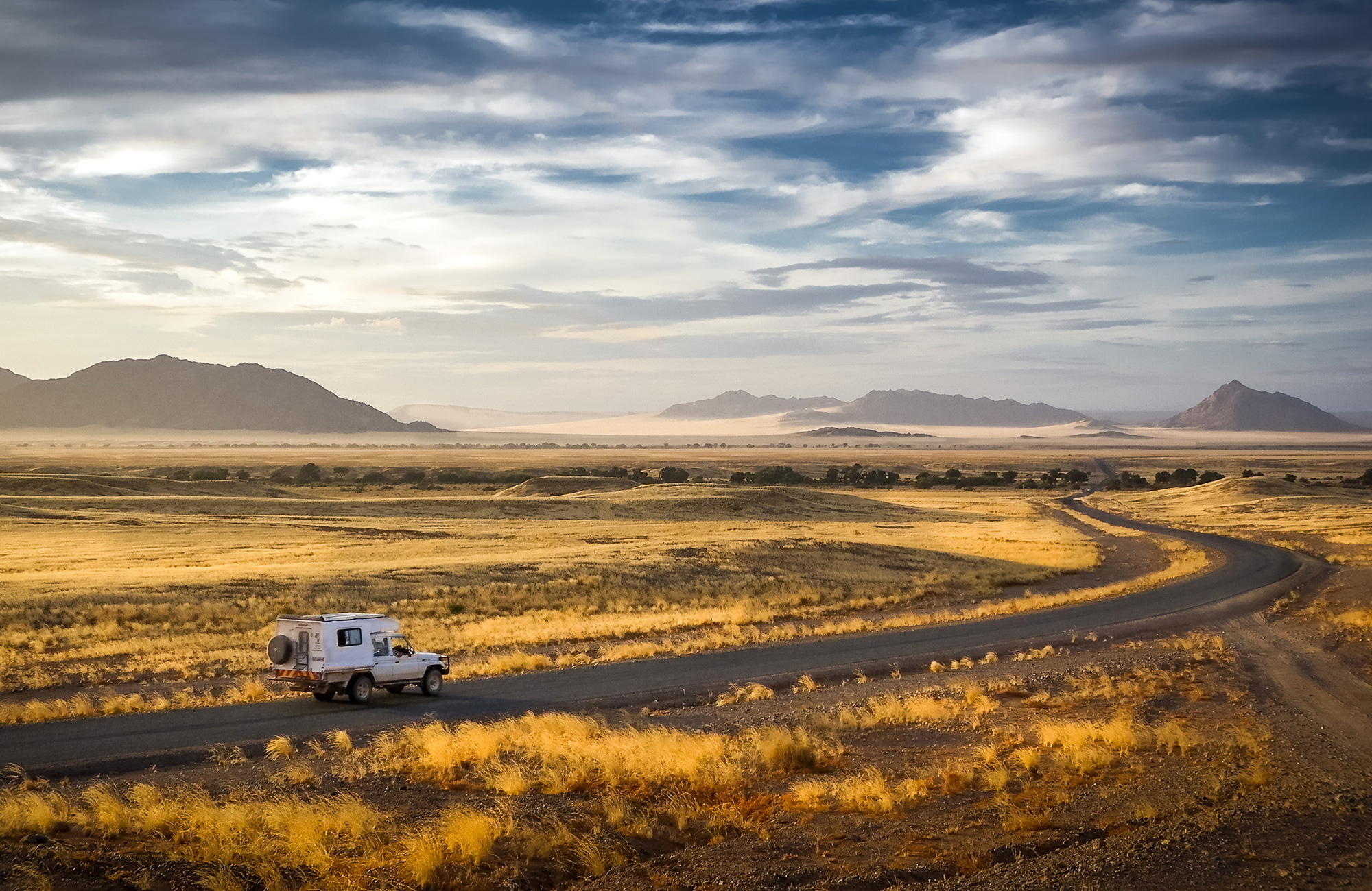 south-africa-roadtrip-campervan-landscape