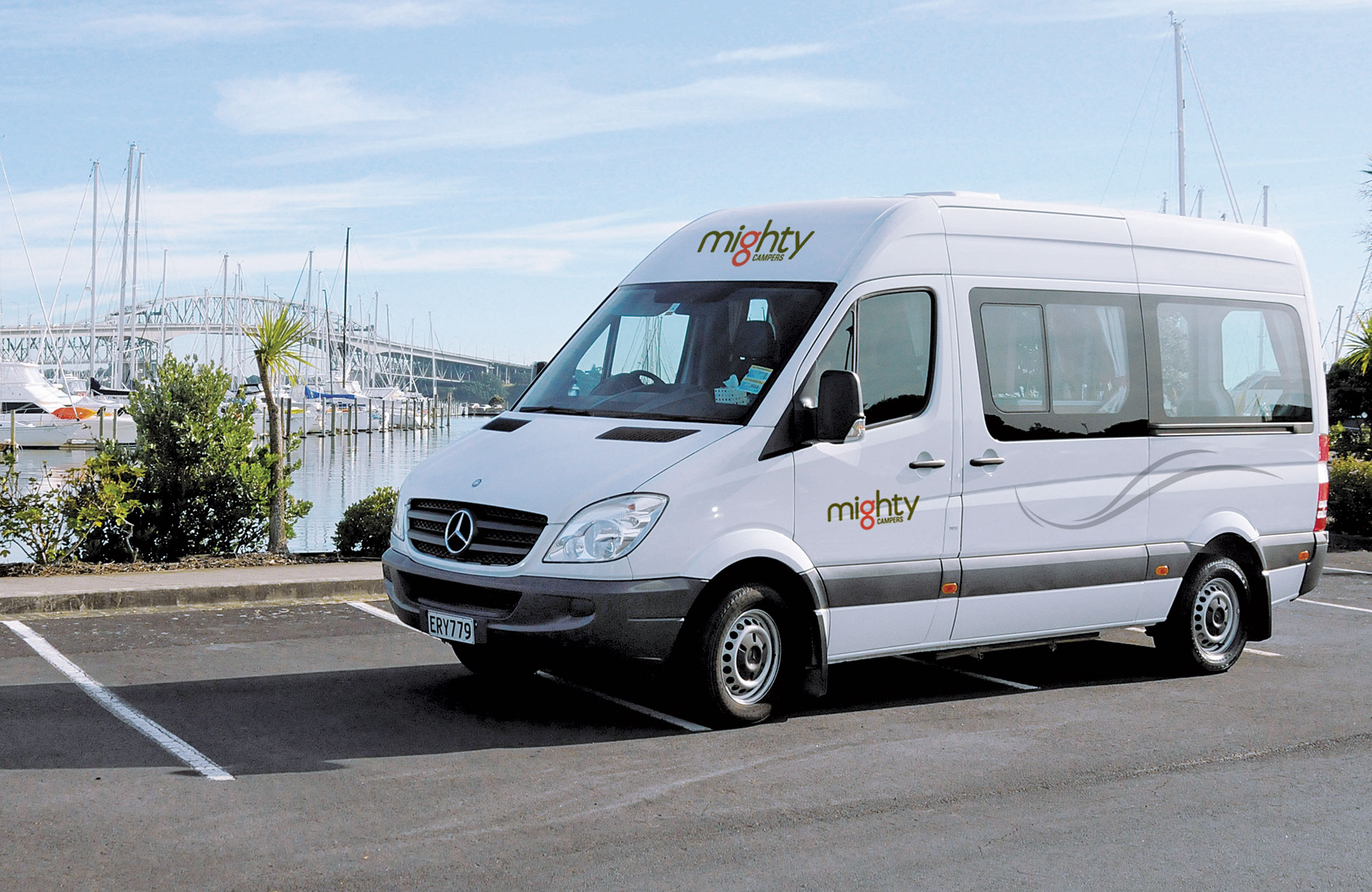 Rent a Deuce campervan in New Zealand | KILROY