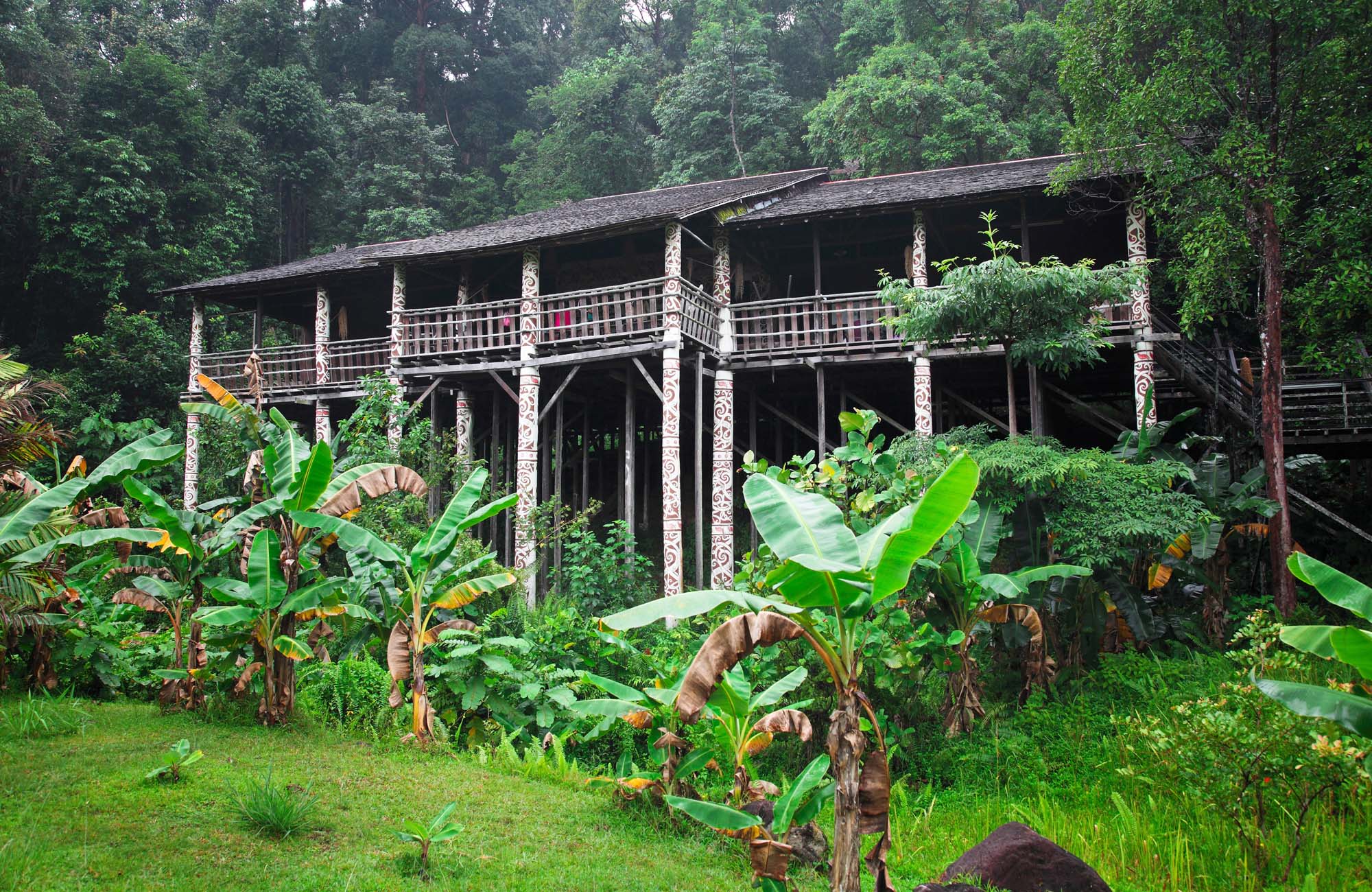 borneo-longhouse