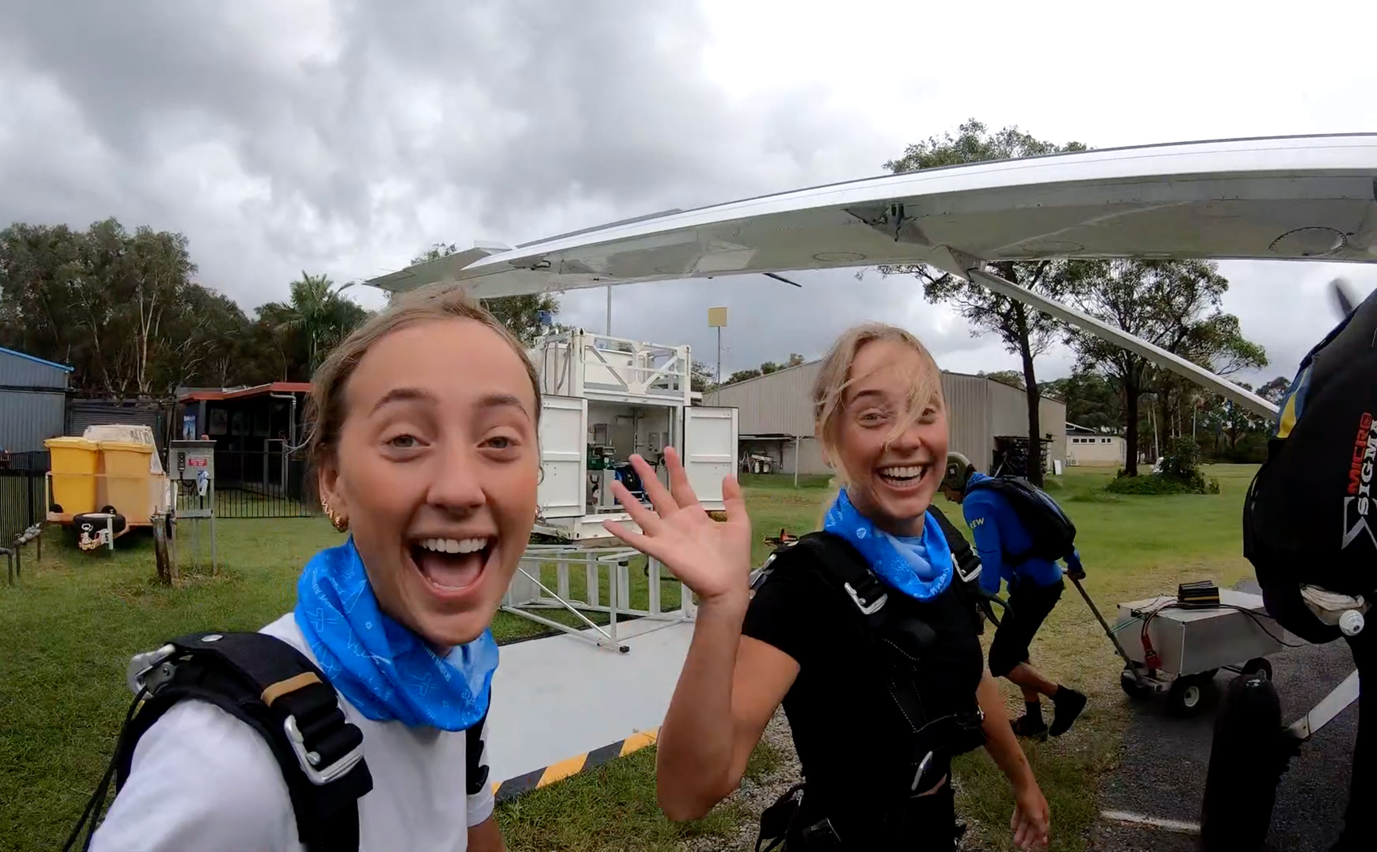 KILROY travel advisors getting ready to skydive in Oceania