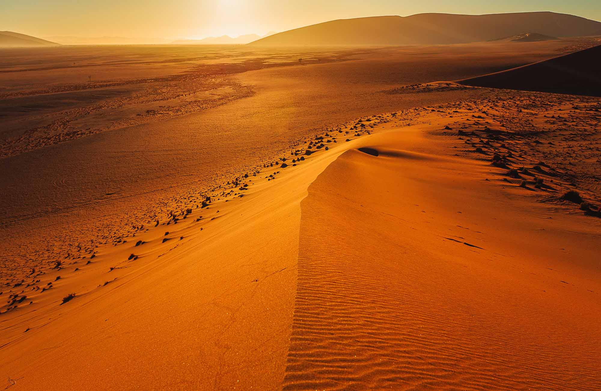 namibia-sossusvlei-dunes-landscape-sunrise