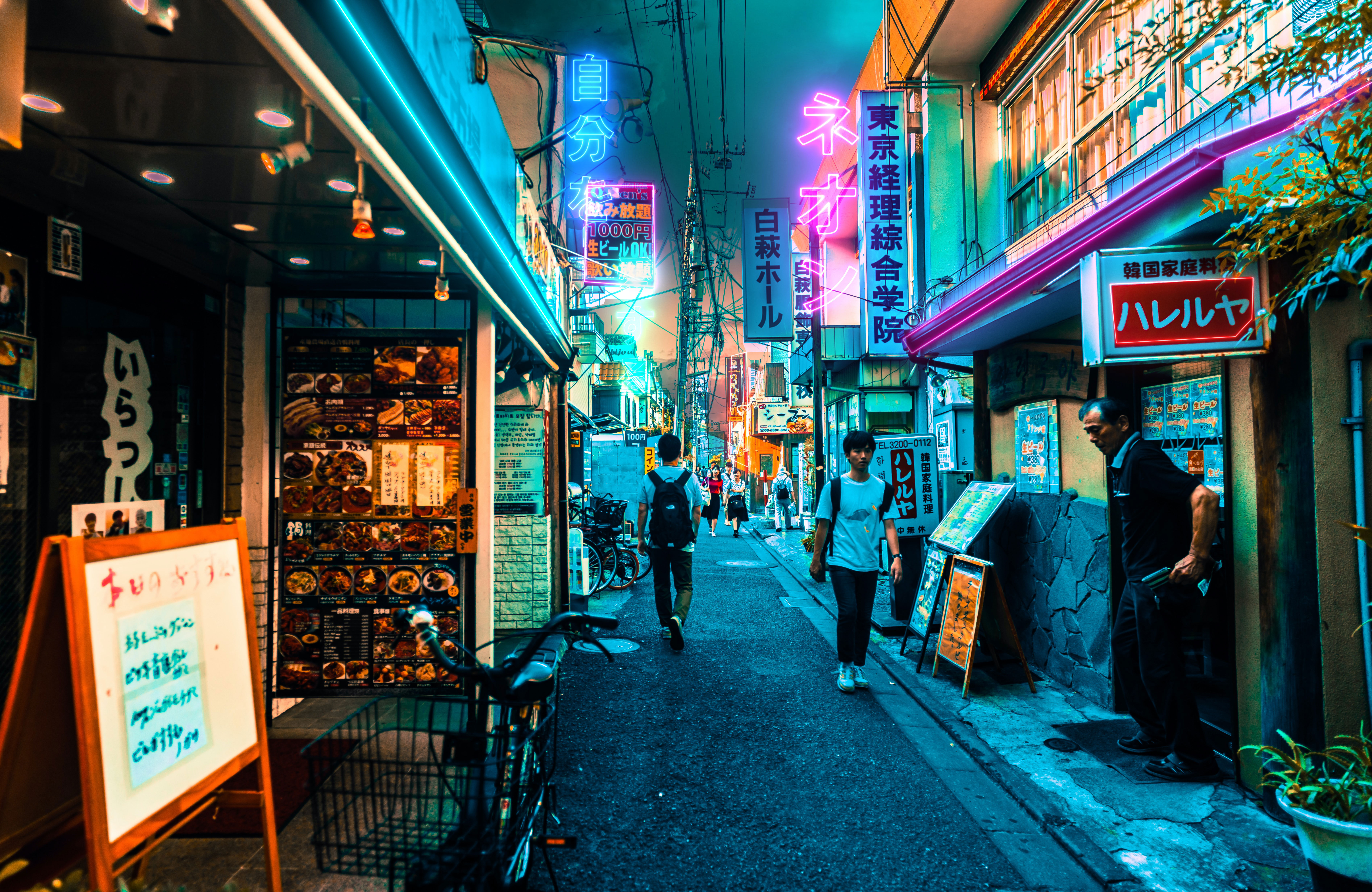 Nightlife and neon lights in downtown Tokyo at night