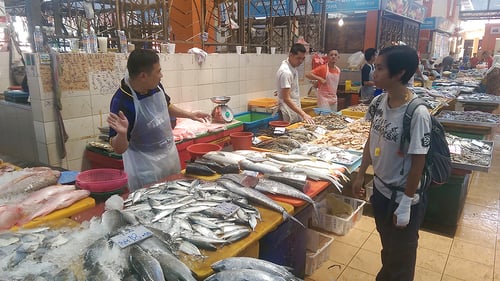 kuching_-_visit_to_wet_market_1280x720_for_navi_web